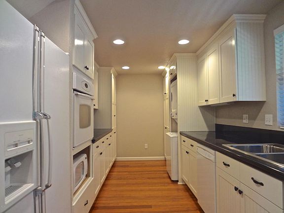 3rd image of 5460 Palisades