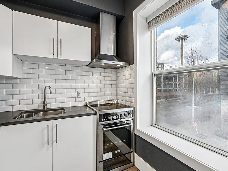 CENTER VIEW APARTMENTS- LIVE YOUR BEST LIFE HERE! — Photo 39