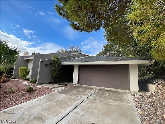 3rd image of 1540 Sandra Dr