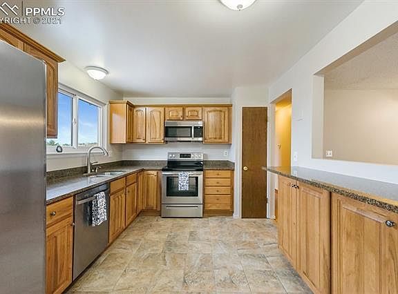 3rd image of 6670 Buffalo Dr