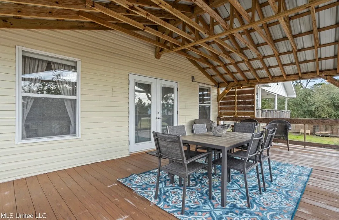 2 bed, 768 sqft, $2,100 — Photo 4