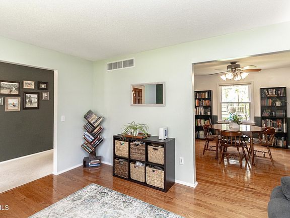 5th image of 2104 Eastgate Rd