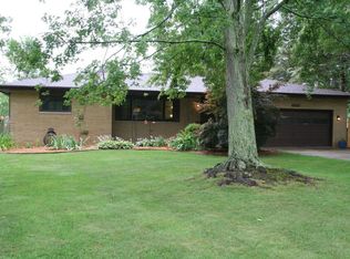 5565 W Karen Ct, Stevensville, MI