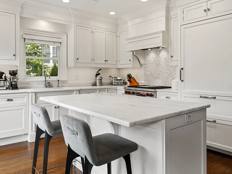 250 Milbank Ave #B — Photo 11