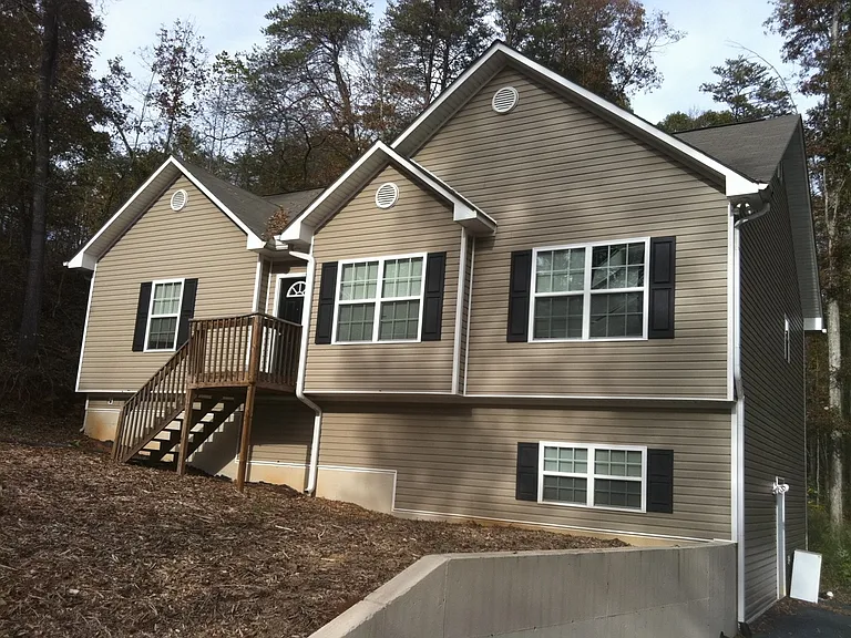 115 Hidden Valley Trl N — Photo 1