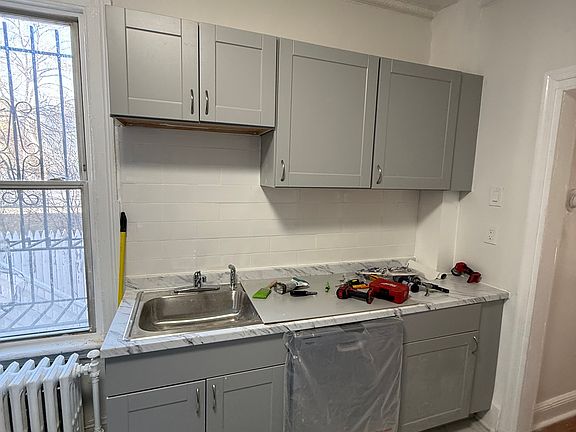 2nd image of 54 Jefferson Ave #1
