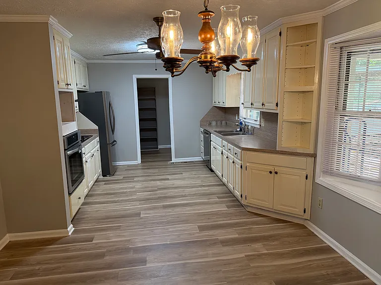 4032 Pine Manor Dr — Photo 16