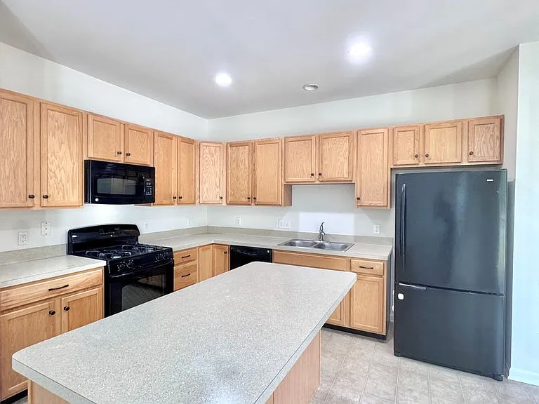 8704 Mayfair Ct — Photo 11