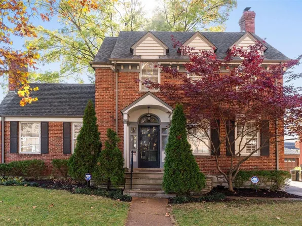 7448 Cromwell Dr, Saint Louis, MO 63105