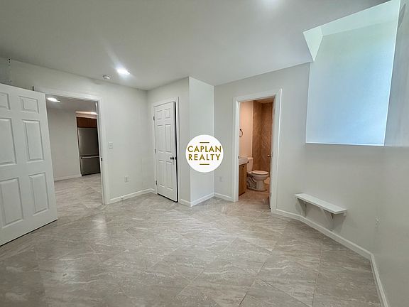 4th image of 250 Fountain St