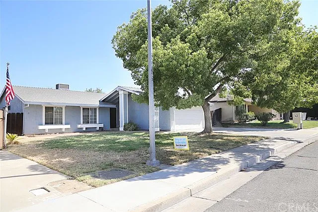 2565 Oregon Ave photo 1