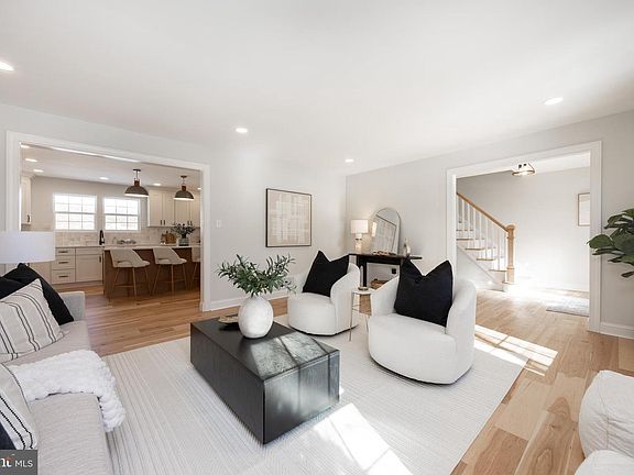 5th image of 625 Heather Ln