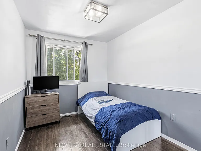 5 Shetland Cres — Photo 21
