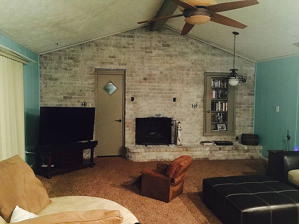 2nd image of 1501 Estates Way