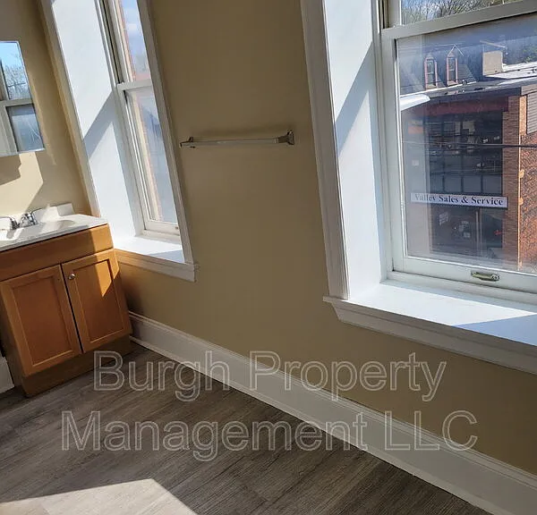 1009 Penn Ave #32 — Photo 4