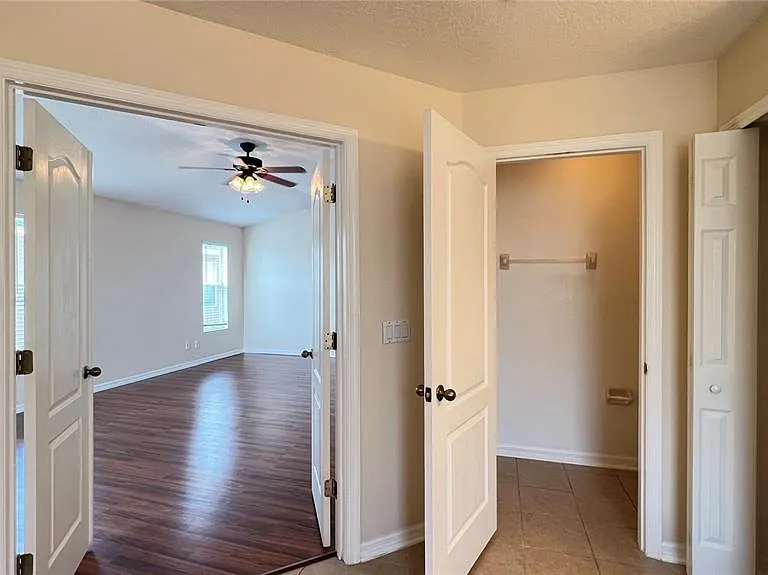 806 Lost Grove Cir — Photo 51