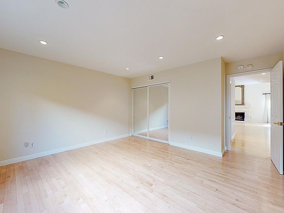 3rd image of 3033 Nicada Dr
