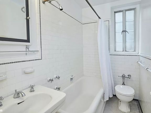 5th image of 315 E 68th St APT 2M