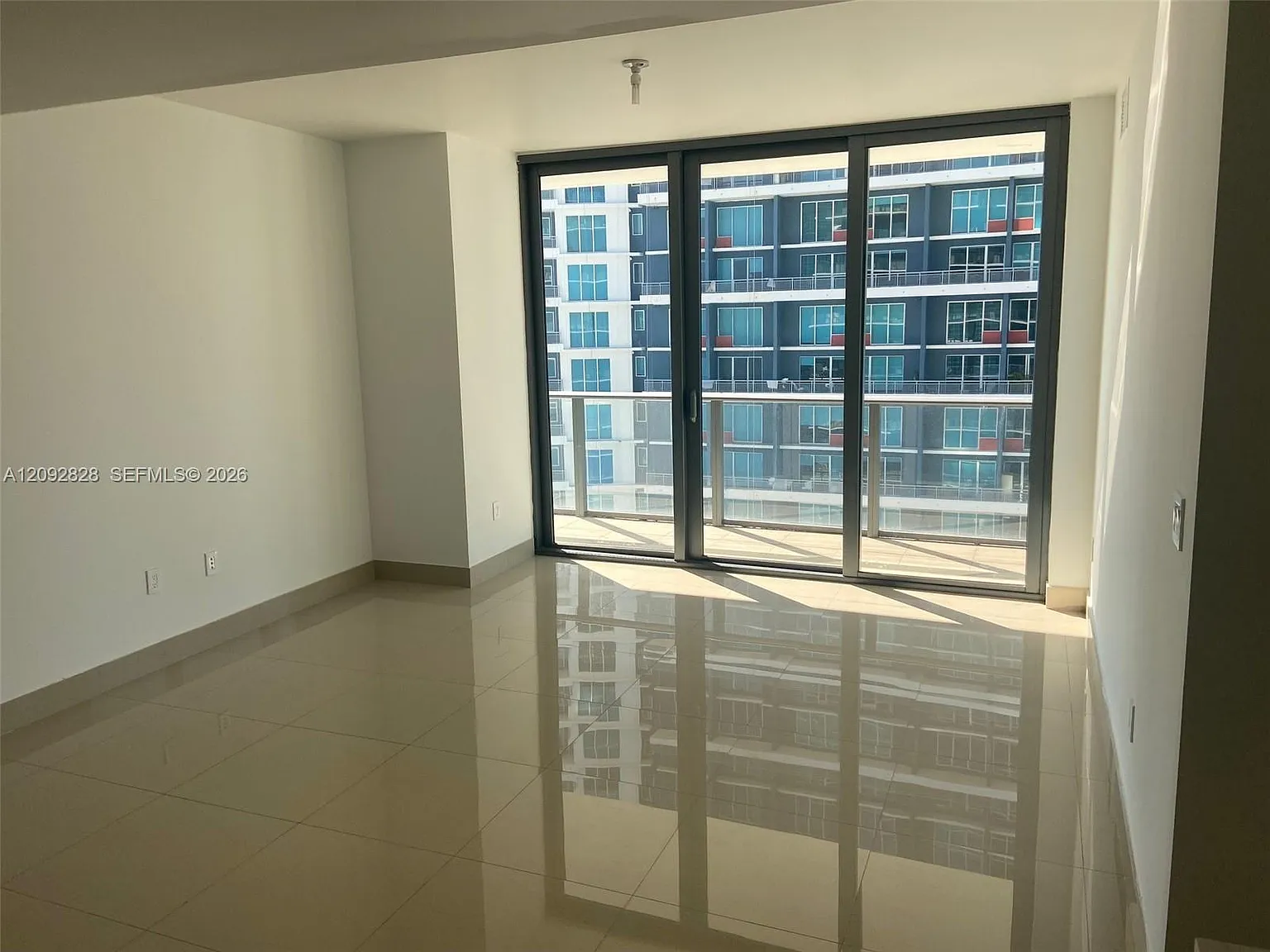 Sls Brickell — Photo 1