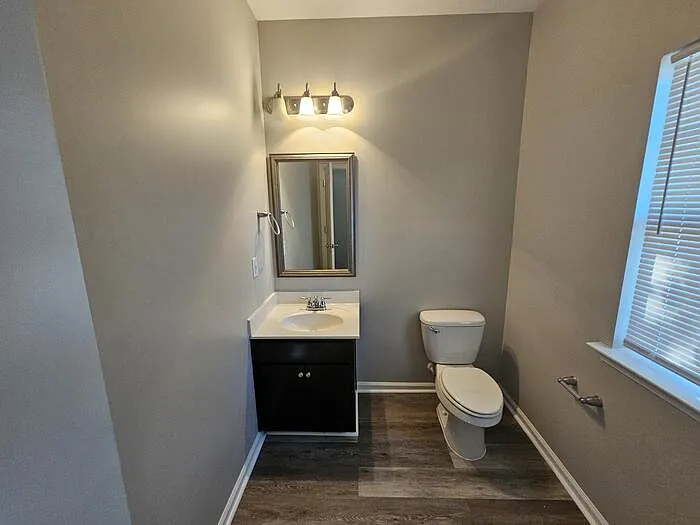 4 bed, 2.5 bath, 1970 sqft, $2,195 — Photo 3