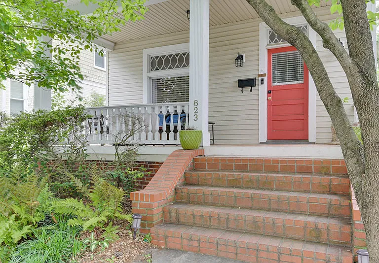 823 Shirley Ave — Photo 2