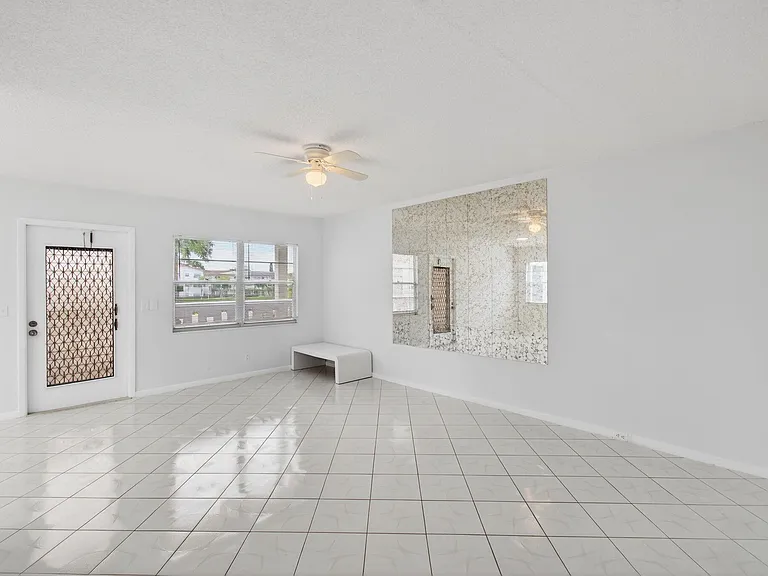 360 Fanshaw — Photo 10
