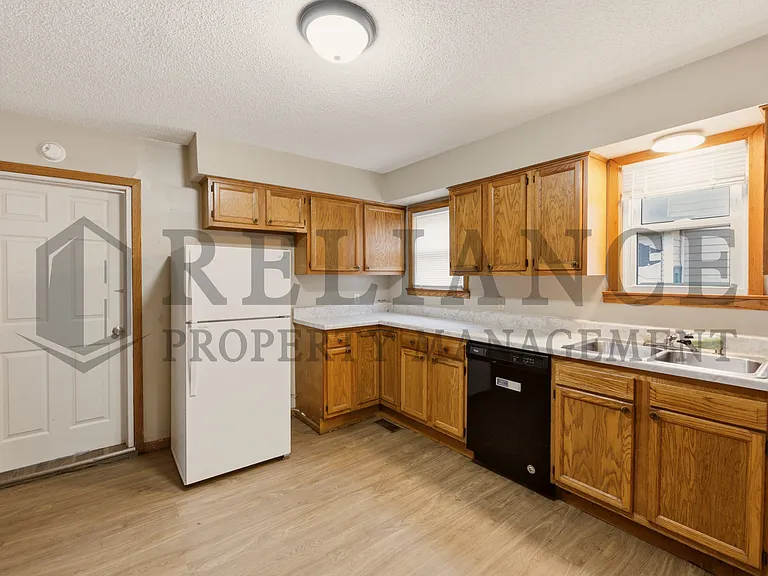 1028 W Munnell Ave — Photo 12