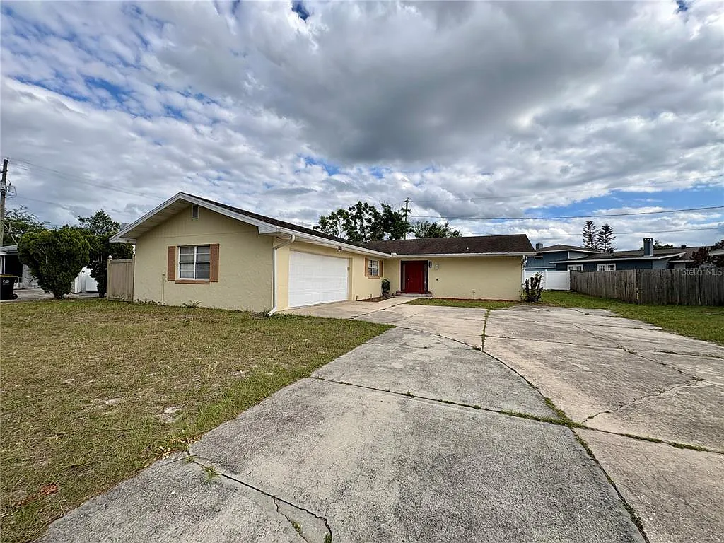 3 bed, 2.0 bath, 1664 sqft, $1,900 — Photo 3