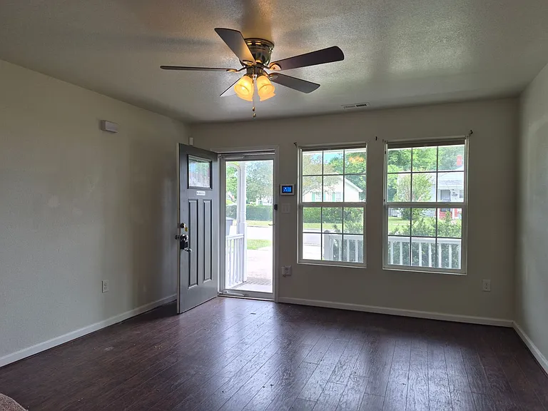 3317 Downes St — Photo 3