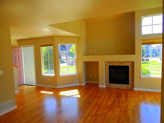 4th image of 805 Summer Hawk Dr Unit D22