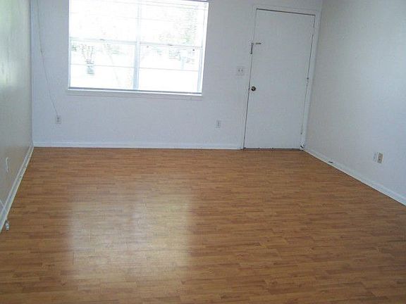 2nd image of 708 Oaklawn St