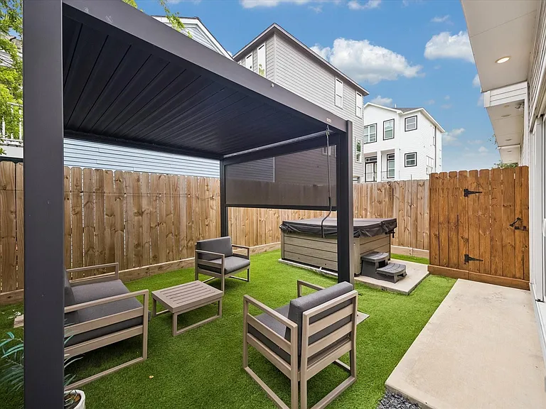 826 Nadine St — Photo 6
