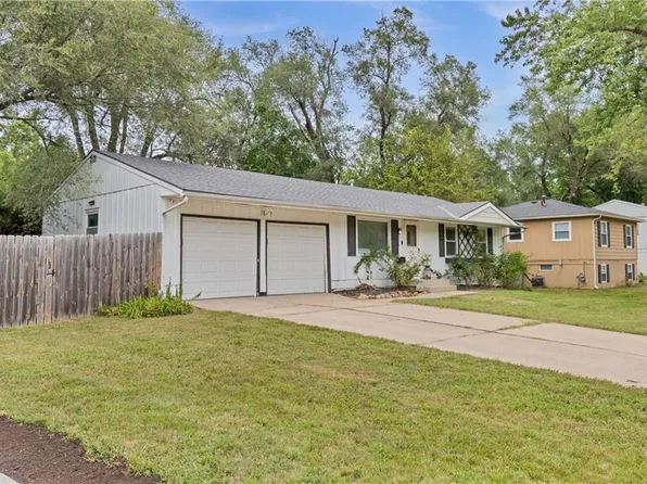 8700 E Bannister Ter, Kansas City, MO 64134