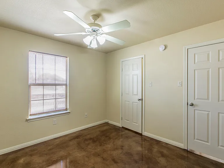 111 Meadow Park Cir #111 — Photo 14
