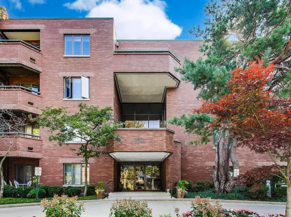 1601 Oakwood Ave APT 406, Highland Park, IL 60035
