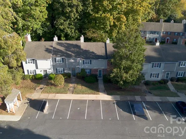 6022 Heath Valley Rd, Charlotte, NC 28210