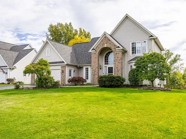 31 Captiva Xing, Fairport, NY 14450