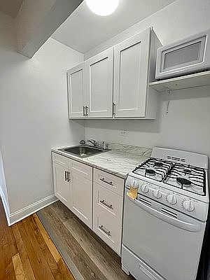 3rd image of 142-07 Hoover Ave #408