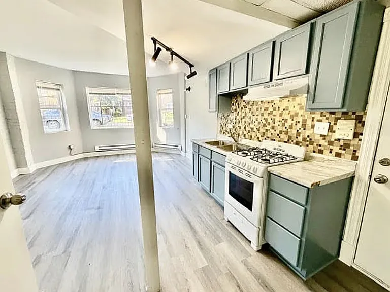 9211 S Laflin St #1 — Photo 3