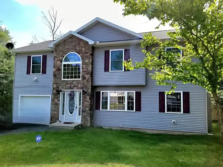 6365 Ventnor Dr — Photo 10