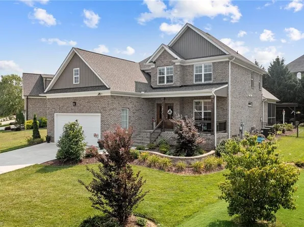 5010 Windsor Ct, Elon, NC 27244