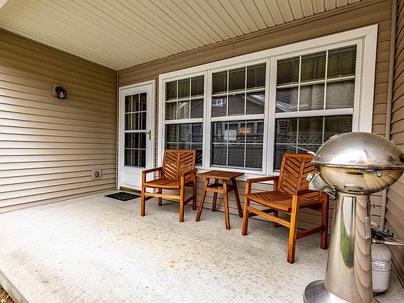 5th image of 10470 Jesica Ln
