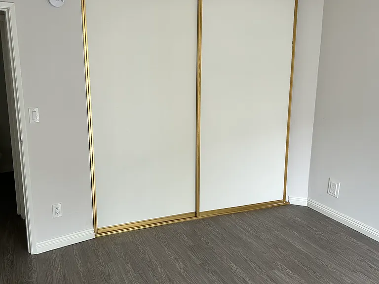 Hillside Apartments — Photo 20