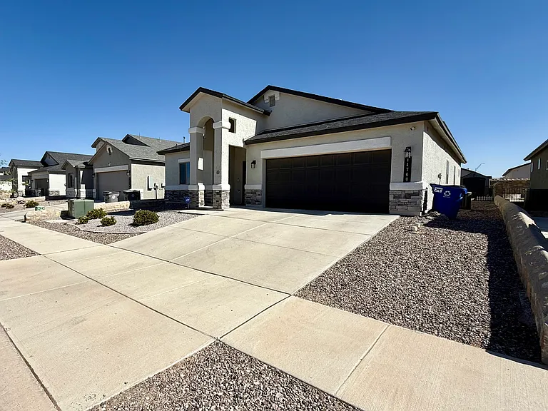 14760 Mike A Mendoza Ave — Photo 2