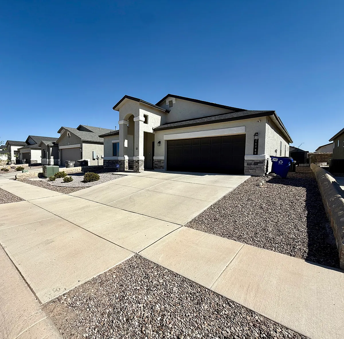 Building Photo - 14760 Mike A Mendoza Ave