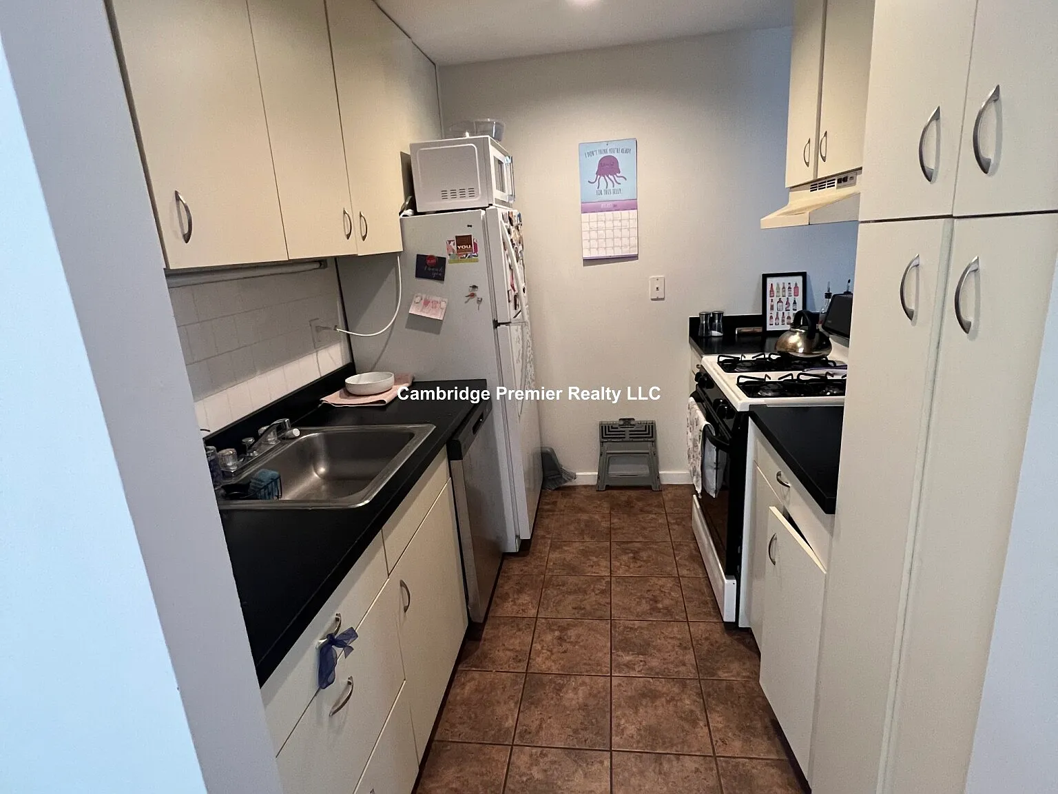 2 bed, 796 sqft, $3,974 — Photo 4