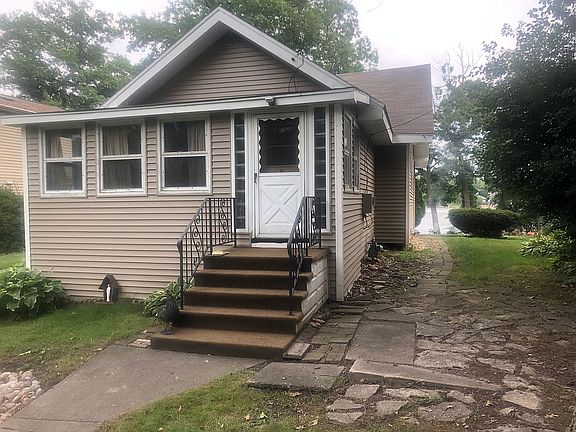 4th image of 42397 N Woodbine Ave