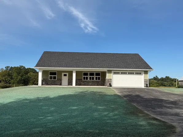 2 Cronin Hill Rd, Hatfield, MA 01038