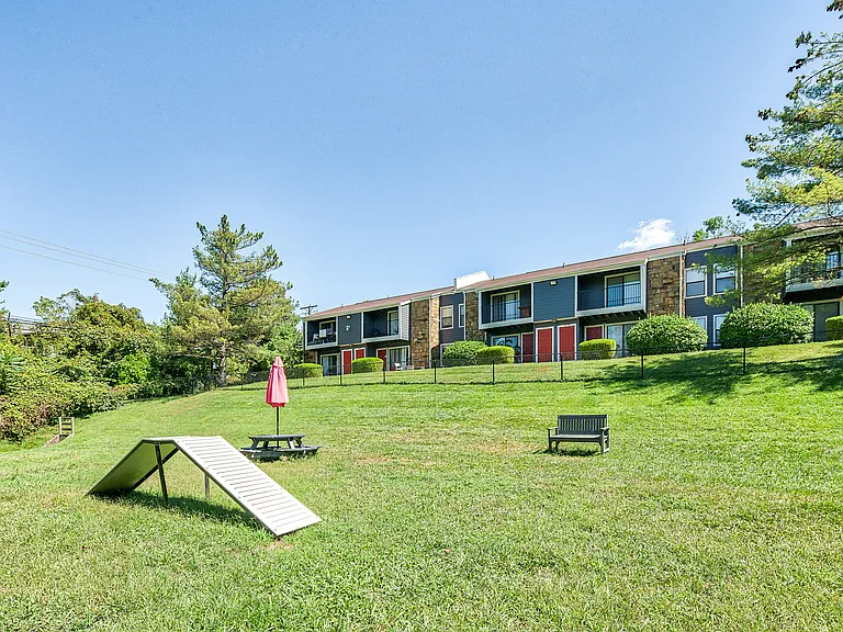 Raintree Apartments — Photo 42