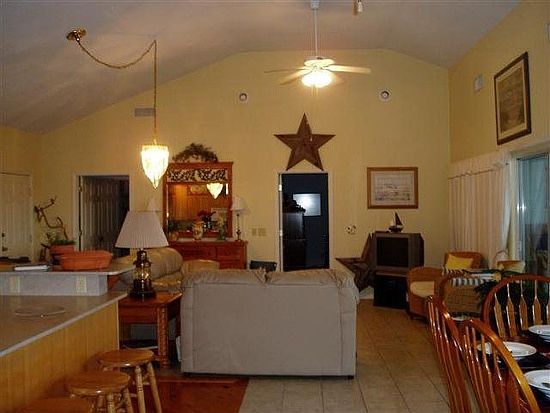 2nd image of 2103 Canal Dr
